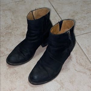 Steve Madden black booties